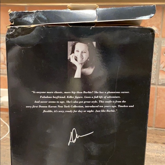 Donna Karan Limited Edition Bloomingdales Barbie - Picture 16 of 16